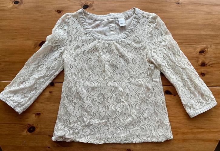 Crème kanten gevoerde top Vila S egf small kant wit rug, Kleding | Dames, Tops, Zo goed als nieuw, Maat 36 (S), Wit, Lange mouw