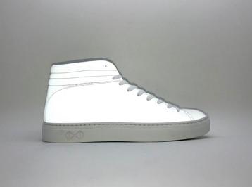 Nat-2 unisex sneaker Sleek wit reflecterend, maat 37, 44, 45 beschikbaar voor biedingen