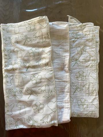 3 Katoenen Hydrofiele Doeken beschikbaar voor biedingen