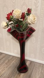 Decoratieve vaas inclusief kunstbloemen, Huis en Inrichting, Ophalen, Gebruikt, Glas, 75 cm of meer