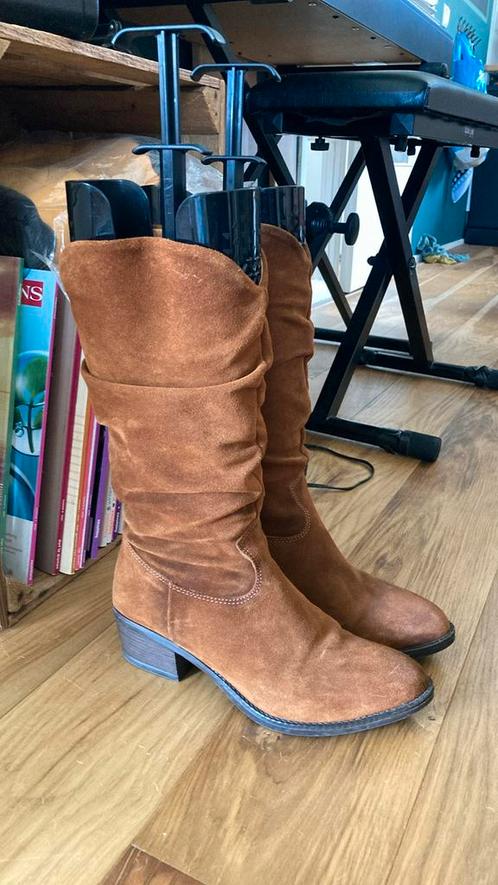 Mooie Suède laarzen van Aqa mt 40, Kleding | Dames, Schoenen, Zo goed als nieuw, Hoge laarzen, Bruin, Ophalen of Verzenden