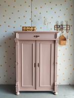 Vintage meidenkast / linnenkast / brocante vertico / oudroze, Kinderen en Baby's, Kinderkamer | Commodes en Kasten, 50 tot 70 cm