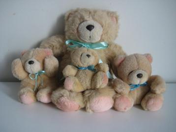 Forever Friends-beren 4x met strikje diverse formaten beschikbaar voor biedingen