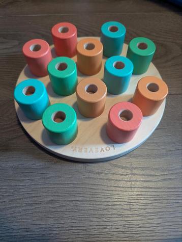 Lovevery stapelblokken beschikbaar voor biedingen