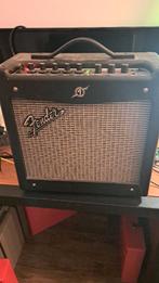 Fender mustang V2 met speaker Mod., Muziek en Instrumenten, Ophalen, Zo goed als nieuw, Gitaar, Minder dan 50 watt