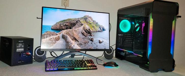 Complete Gaming Setup RGB, Computers en Software, Desktop Pc's, Zo goed als nieuw, 4 Ghz of meer, SSD, 32 GB, Met monitor, Gaming
