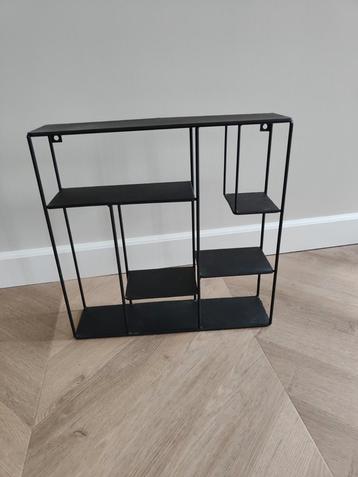 Zwart vakken kastje 40x40x10 beschikbaar voor biedingen
