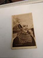 VELUWE. NUNSPEET. MEISJE IN KLEDERDRACHT, Ophalen of Verzenden, Voor 1920, Klederdracht