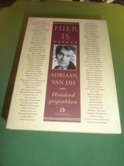 Hier is Adriaan van Dis 100 gesprekken 10 dvd-box VPRO, Cd's en Dvd's, Dvd's | Documentaire en Educatief, Zo goed als nieuw, Kunst of Cultuur
