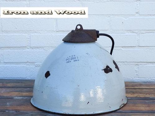 Grijze oude emaille hanglamp met gietijzer bovenkant H24 D32, Huis en Inrichting, Lampen | Hanglampen, Gebruikt, Minder dan 50 cm