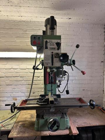 Freesmachine beschikbaar voor biedingen