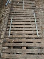 Stalroosters hout, Stalling, 2 of 3 paarden of pony's