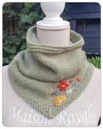 Gebreide col met bloemen, mosgroen, alpaca/wol, één maat, Ophalen of Verzenden, Nieuw, Maat 42/44 (L), Sjaal