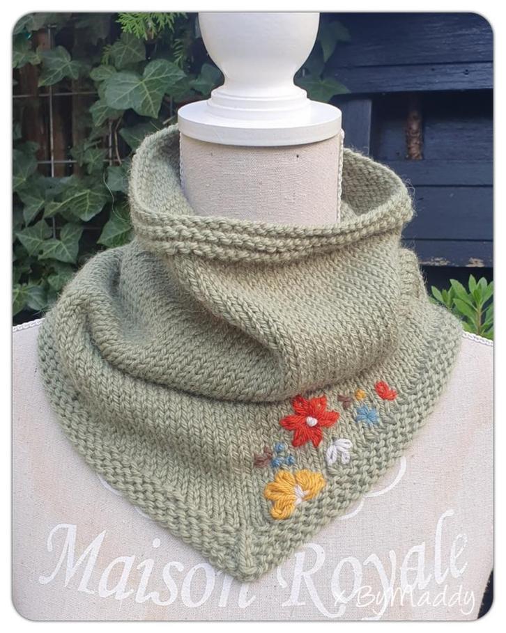 Gebreide col met bloemen, mosgroen, alpaca/wol, één maat, Kleding | Dames, Mutsen, Sjaals en Handschoenen, Nieuw, Sjaal, Maat 42/44 (L)