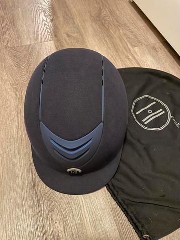 OneK cap Defender chamude navy beschikbaar voor biedingen