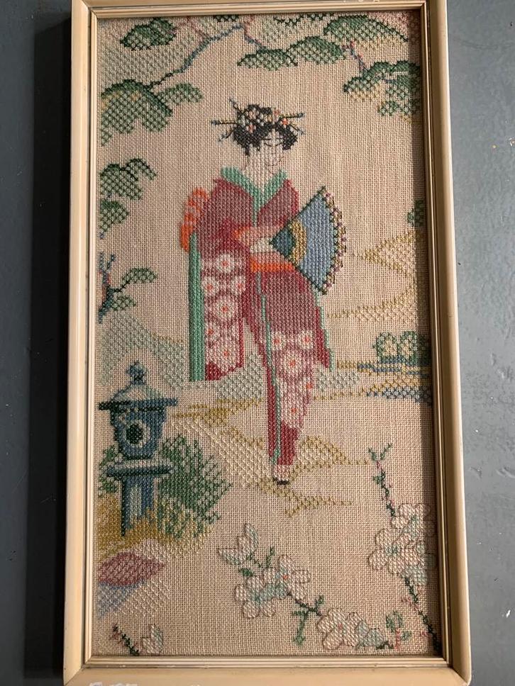 Mooi borbuurwerk van een geisha Chinese vrouw, Hobby en Vrije tijd, Borduren en Borduurmachines, Gebruikt, Overige typen, Handborduren