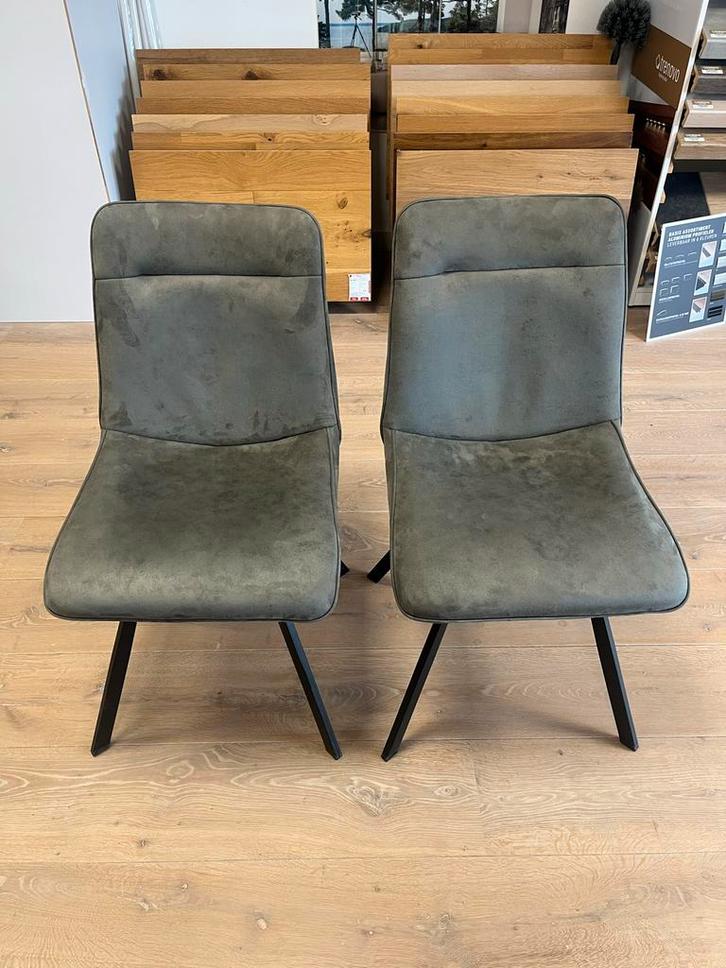 2 mooie, zo goed als nieuwe stoelen, Huis en Inrichting, Stoelen, Zo goed als nieuw, Twee, Stof, Grijs, Ophalen