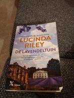 Lucinda Riley - De lavendeltuin, Lucinda Riley, Ophalen of Verzenden, Zo goed als nieuw, Nederland