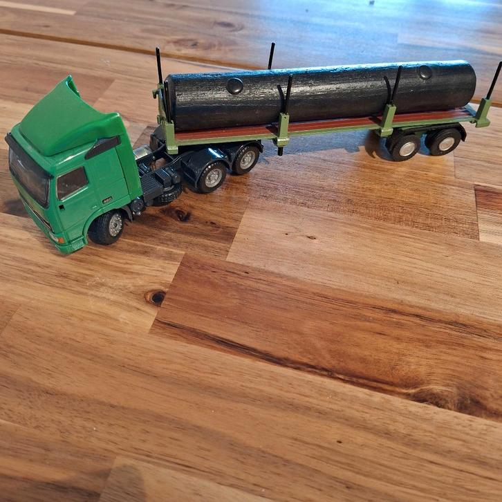 VOLVO FH 12 6 X 2 TRUCK  MET SPIEGELS + 2 AS TR & LADING ., Hobby en Vrije tijd, Modelauto's | 1:50, Gebruikt, Bus of Vrachtwagen