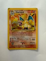 Charizard holo 4/102 base set, Hobby en Vrije tijd, Verzamelkaartspellen | Pokémon, Ophalen of Verzenden, Zo goed als nieuw, Losse kaart
