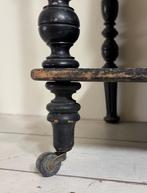 Antieke zwarte Victoriaanse etagère wandkastje houtdraaiwerk, Antiek en Kunst, Antiek | Meubels | Kasten, Ophalen of Verzenden