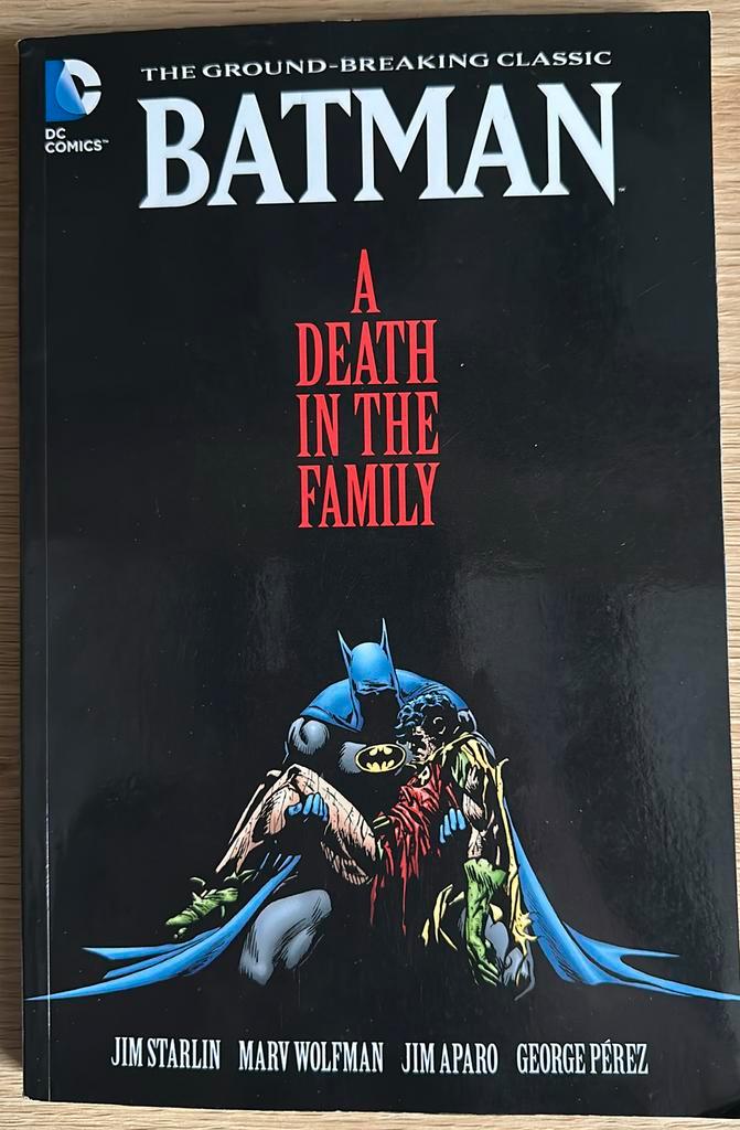 Batman: A Death in the Family 2011 SC, Boeken, Strips | Comics, Zo goed als nieuw, Eén comic, Amerika, Ophalen of Verzenden