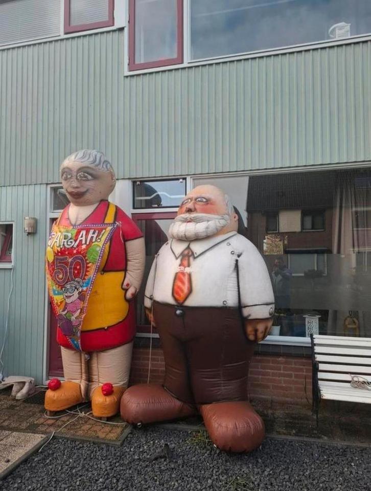 Sarah en abraham poppen te huur! Pop past op het balkon!, Hobby en Vrije tijd, Feestartikelen | Verhuur, Zo goed als nieuw, Abraham of Sarah