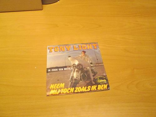 2 singles van Tony Light (ook per stuk te koop), Cd's en Dvd's, Vinyl Singles, Zo goed als nieuw, Pop, Ophalen of Verzenden