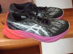 Asics Novablast hardloopschoenen maat 39 1/2, Sport en Fitness, Loopsport en Atletiek, Hardloopschoenen, Ophalen of Verzenden