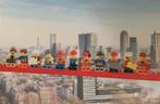 Schilderij Lego/Lunch Atop a Skyscraper, skyline Rotterdam, Huis en Inrichting, Ophalen, 50 tot 75 cm, Zo goed als nieuw, Schilderij