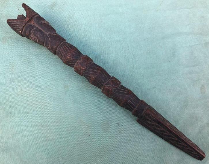 Oude houten Phurba uit Nepal of Tibet nummer 1, Antiek en Kunst, Kunst | Niet-Westerse kunst, Ophalen of Verzenden