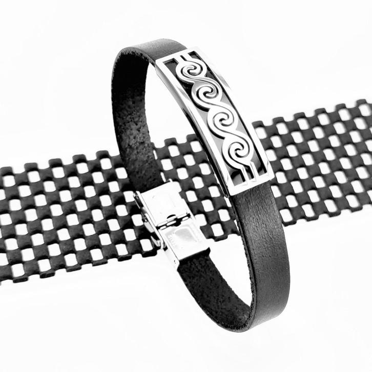 Zwarte Leren Armband met Gedetailleerde RVS Plaat + Sluiting, Sieraden, Tassen en Uiterlijk, Armbanden, Nieuw, Leer, Zwart, Verzenden
