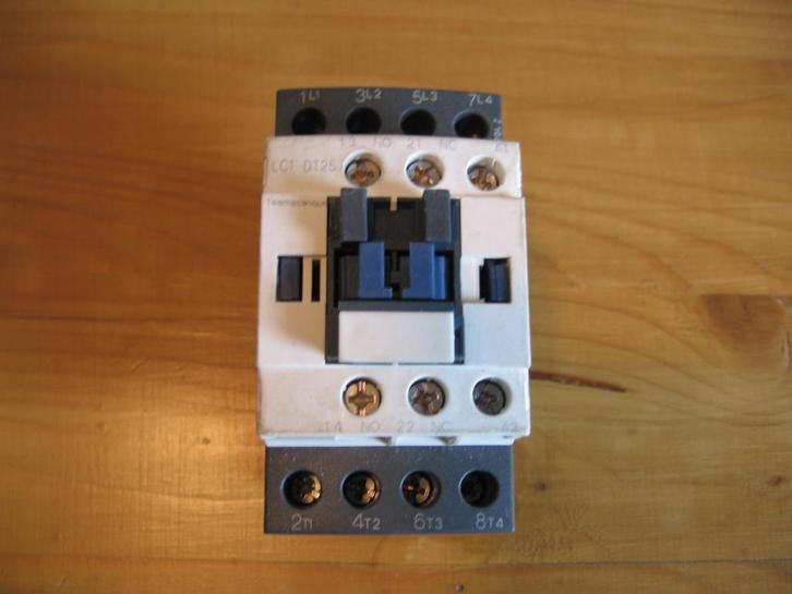Telemecanique magneetschakelaar LC1DT25 relais., Hobby en Vrije tijd, Elektronica-componenten, Gebruikt, Verzenden