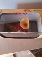 Vicon pendelstrooier,  Universal Hobbies,  1:32, serie B 75, Ophalen of Verzenden, Nieuw, Tractor of Landbouw, Universal Hobbies