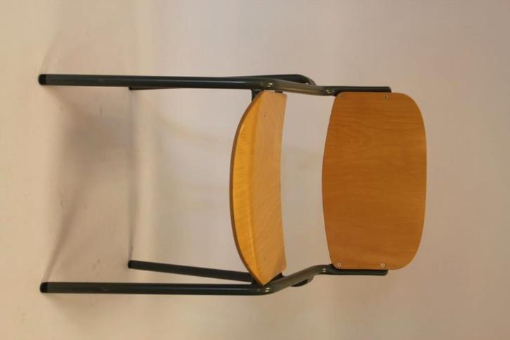 Conferentiestoel , houtenstoel gebruikt stapelbaar  558, Huis en Inrichting, Stoelen, Gebruikt, Vijf, Zes of meer stoelen, Grijs