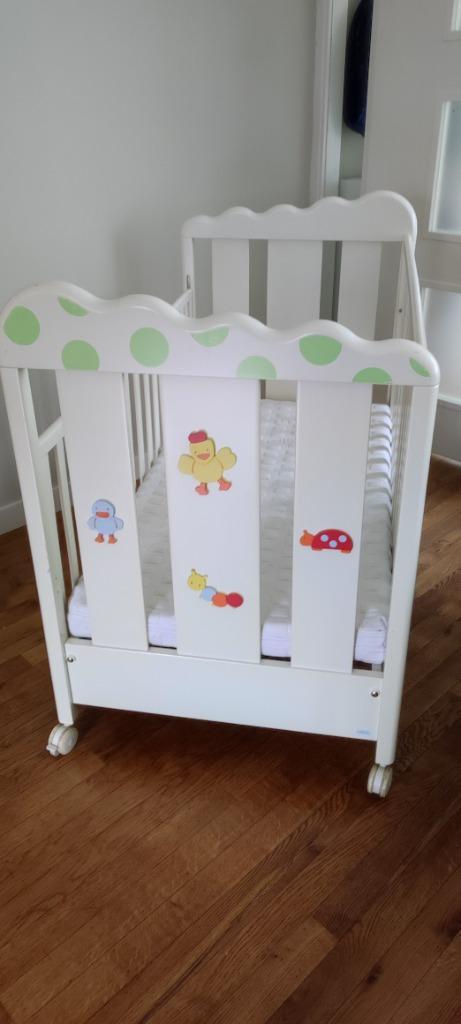 Ledikant Loopfiets babystoeltje babyweegschaal, Kinderen en Baby's, Babywiegjes en Ledikanten, Zo goed als nieuw, Ledikant, Ophalen