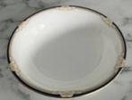 gezocht: wedgwood cavendish r4680 bowl / kom, Huis en Inrichting, Keuken | Servies, Gebruikt, Ophalen of Verzenden, Kom(men), Wedgwood