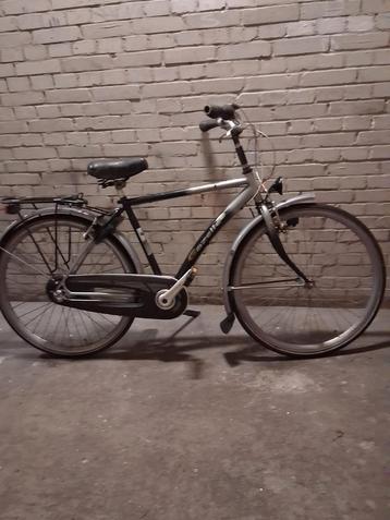 Te koop,Gazelle fiets 28 maat.met slot en sleutel  beschikbaar voor biedingen