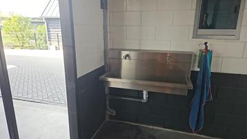 RVS wasgoot wastrog 1200 mm., spatscherm, 2 kranen. beschikbaar voor biedingen