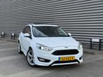 Ford Focus 1.5 Titanium ST-LINE (bj 2015) AUTOMAAT|XENON|SDA, Stof, 4 cilinders, Wit, Origineel Nederlands