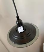 Vintage hangende glazen lamp hoed zwart metaal 135cm, Huis en Inrichting, Lampen | Hanglampen, Klassiek, Nieuw, Ophalen of Verzenden