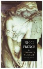 Nicci French - De verborgen glimlach, Boeken, Thrillers, Ophalen of Verzenden, Europa overig, Nicci French, Zo goed als nieuw