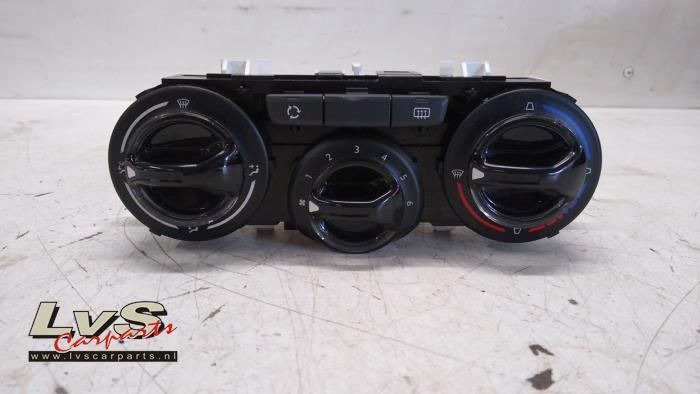 Kachel Bedieningspaneel van een Peugeot 208, Auto-onderdelen, Dashboard en Schakelaars, Peugeot, Gebruikt, 3 maanden garantie