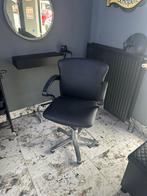 Alteq kapperstoel zo goed als nieuw, Diensten en Vakmensen, Kappers en Thuiskappers, Knippen