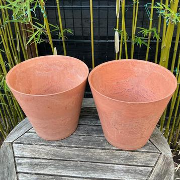 Artstone Pot Claire Terra D27 H24 beschikbaar voor biedingen