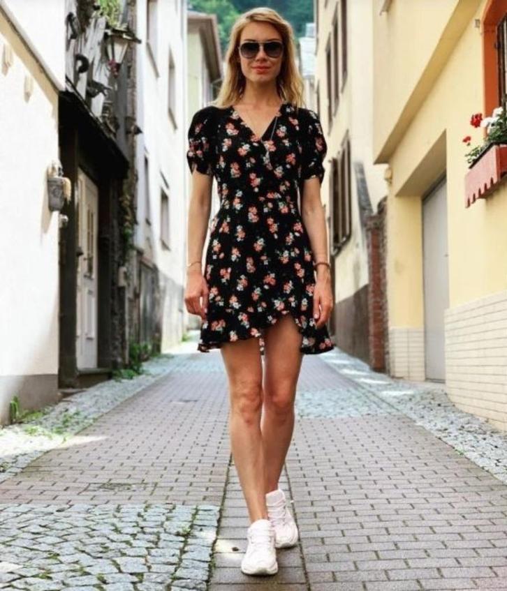 Zara kort jurk / bloemen jurkje - maat M, Kleding | Dames, Jurken, Zo goed als nieuw, Maat 38/40 (M), Overige kleuren, Boven de knie