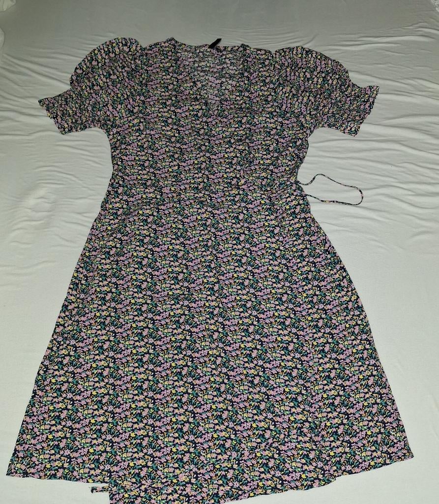 Pieces wikkeljurk XL - Nooit gedragen!, Pieces, Ophalen of Verzenden, Zo goed als nieuw, Maat 46/48 (XL) of groter