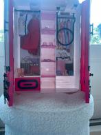 Barbie kleding kast, Ophalen of Verzenden