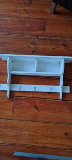 Leuk brocante wandrekje met haakjes, Ophalen of Verzenden