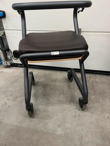 Saljol Trippelstoel- Binnen rollator beschikbaar voor biedingen